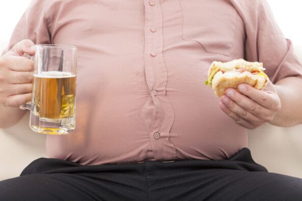 Junk Food Alkohol und Fettleibigkeit als Ursachen für Psoriasis an den Beinen